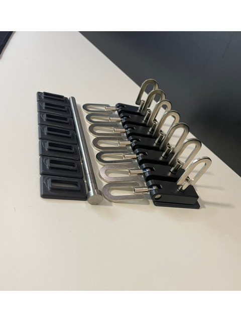 Universal traction adapter with multiple directions and adjustable angles