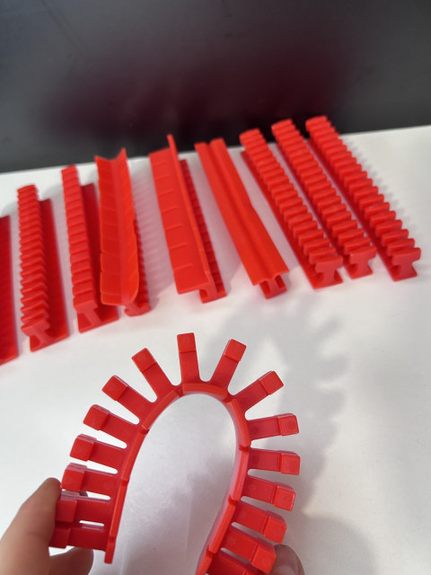 Set of 10 red tracks