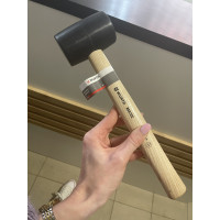 Rubber hammer, 227 grams, with an ash wood handle 