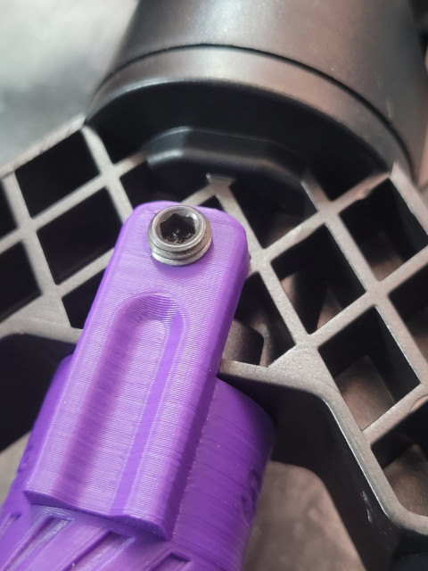 Additional fixator for adhesive adapters for the Keso lifter or its replica