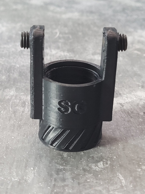 Additional fixator for adhesive adapters for the Keso lifter or its replica