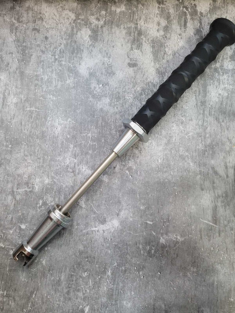 Spring-loaded reverse action hammer, 950 grams, black handle