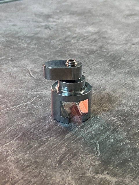 Through adapter with lock