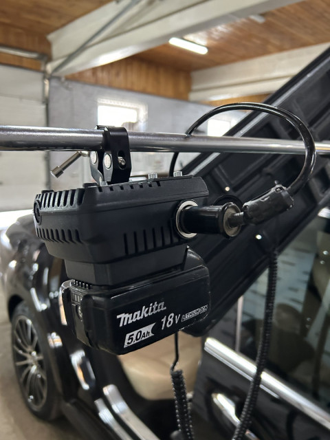 Makita Battery Adapter with Clamp 